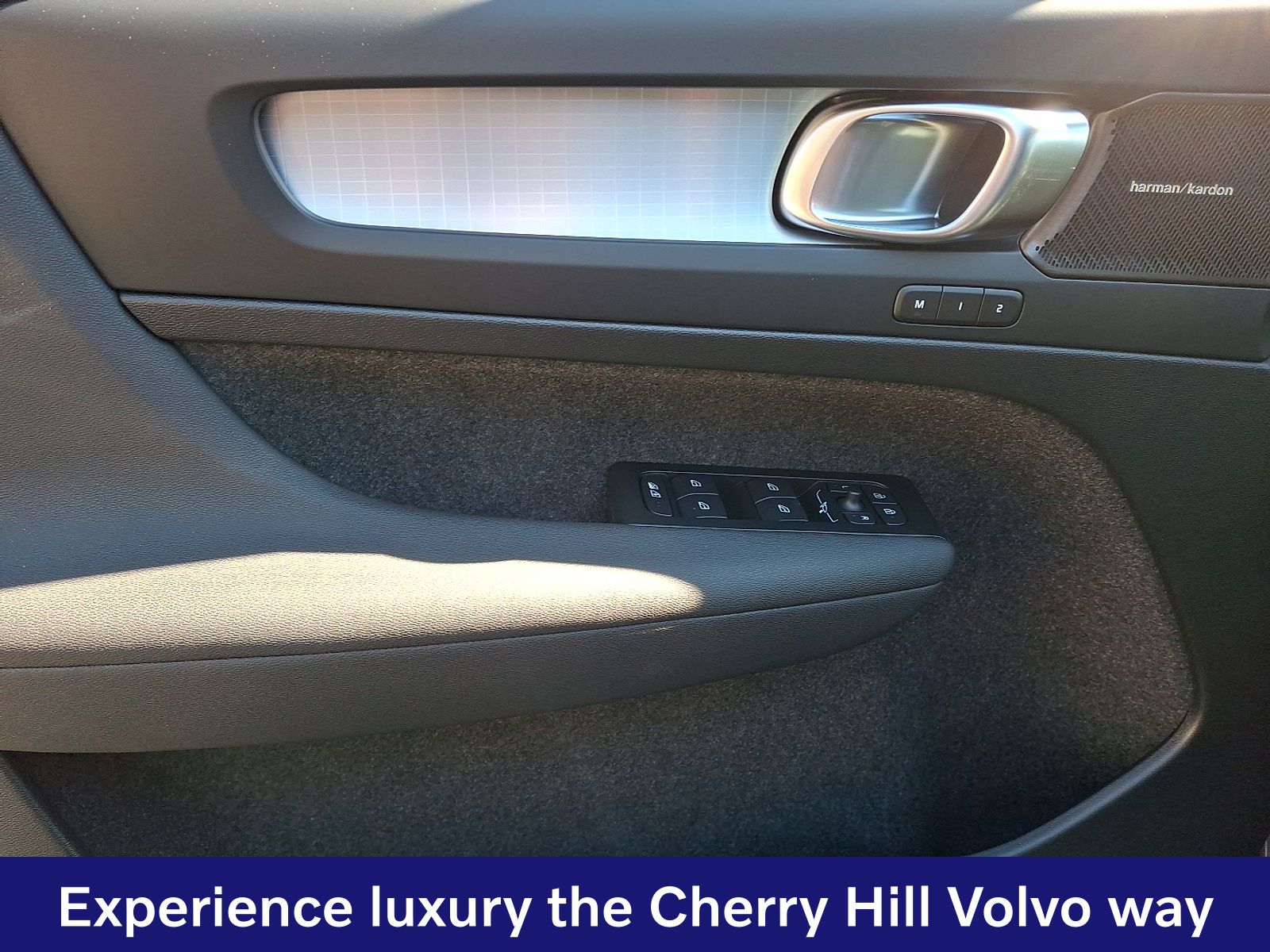2026 Volvo XC40 Ultra Black Edition - Photo 9