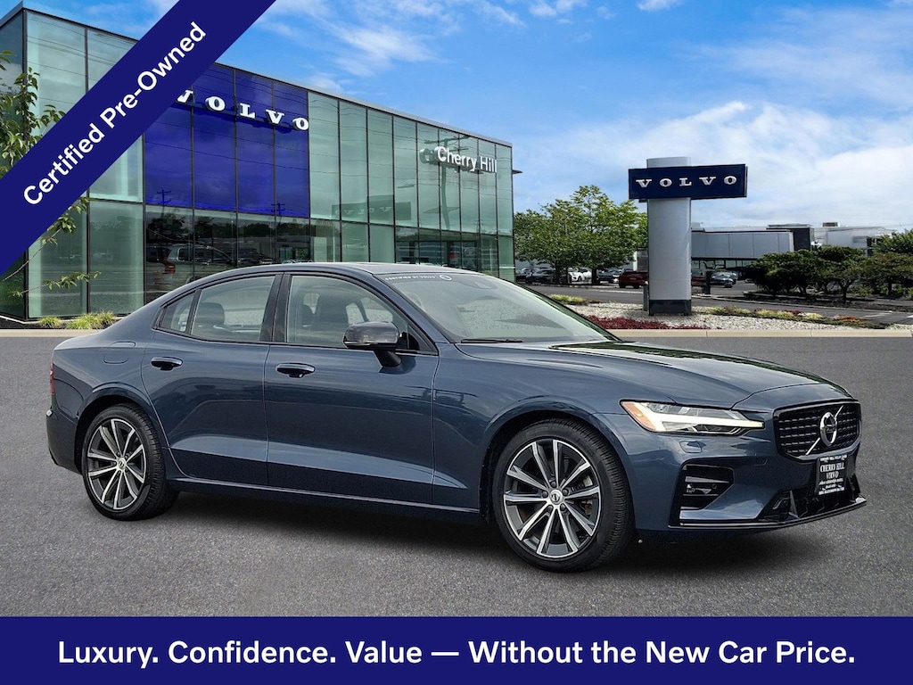 Certified 2022 Volvo S60 B5 Momentum Sedan