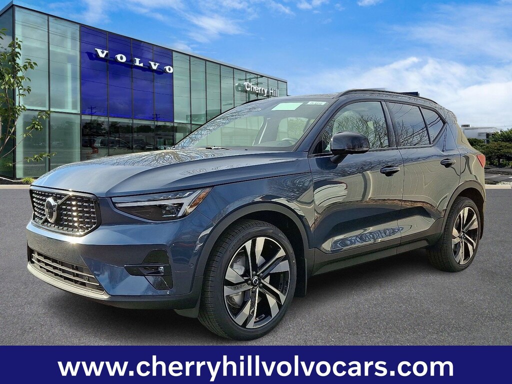 New 2026 Volvo XC40 B5 Ultra SUV
