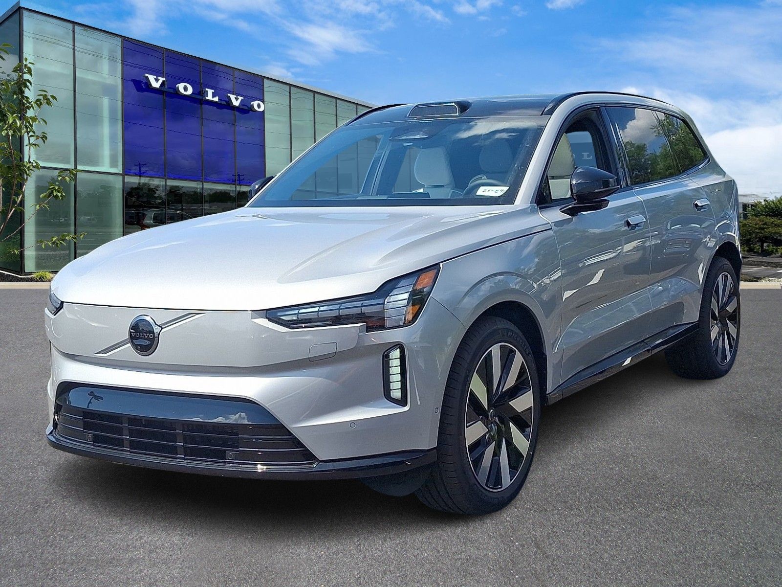 2025 Volvo EX90 Twin Motor Ultra photo 2