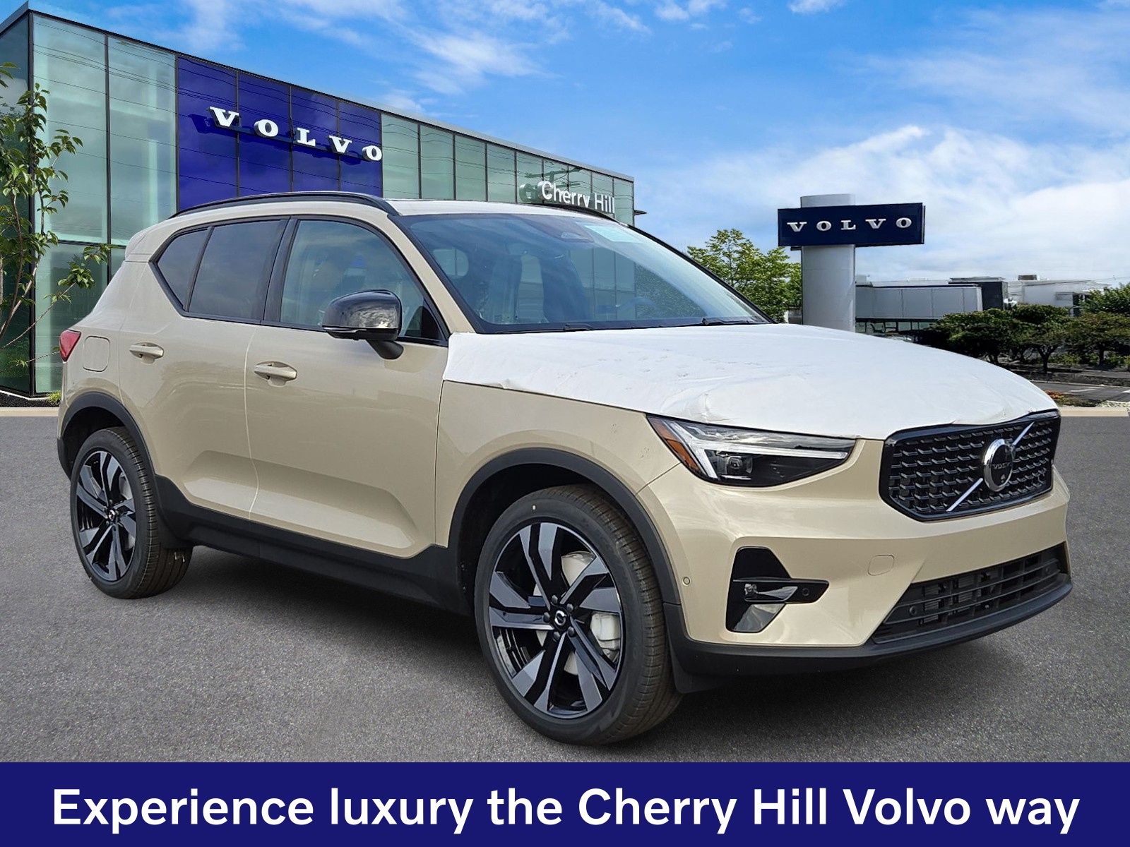2026 Volvo XC40 SUV 