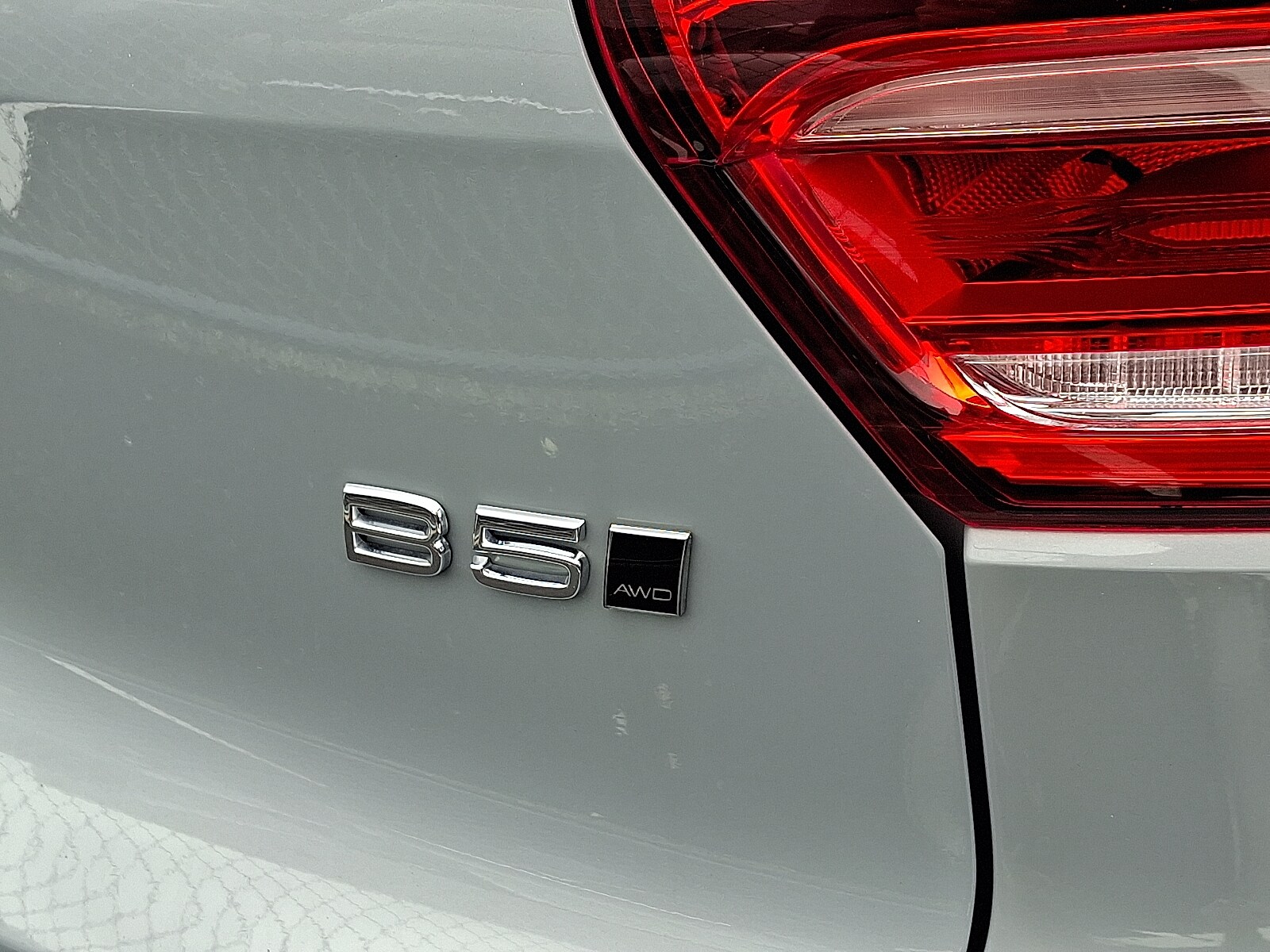 2025 Volvo XC40 AWD Core photo 3