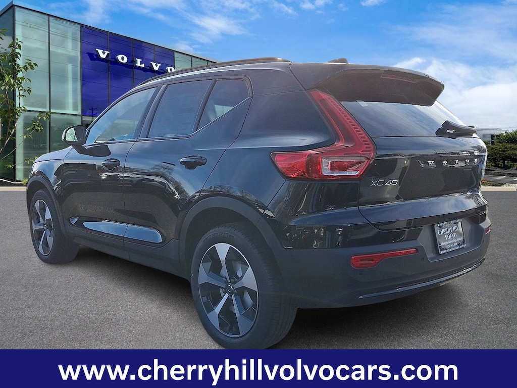 New 2026 Volvo XC40 B5 Plus SUV