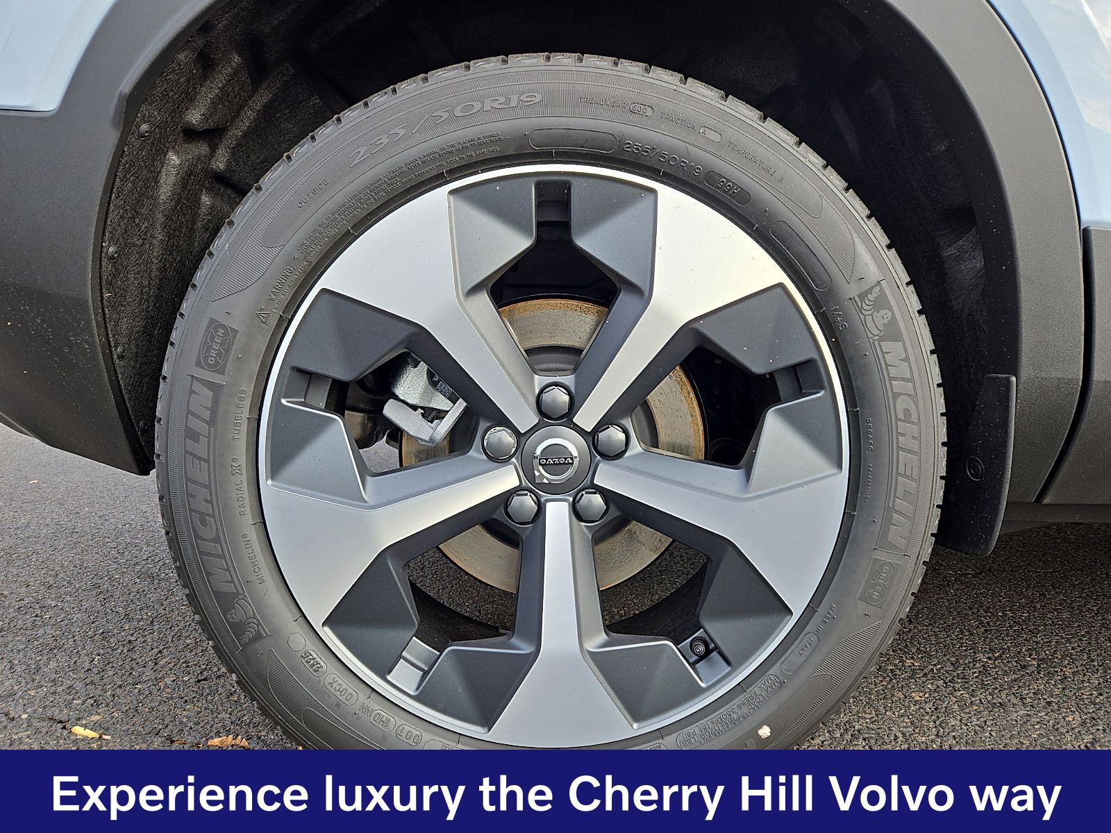 2026 Volvo XC40 Plus - Photo 6