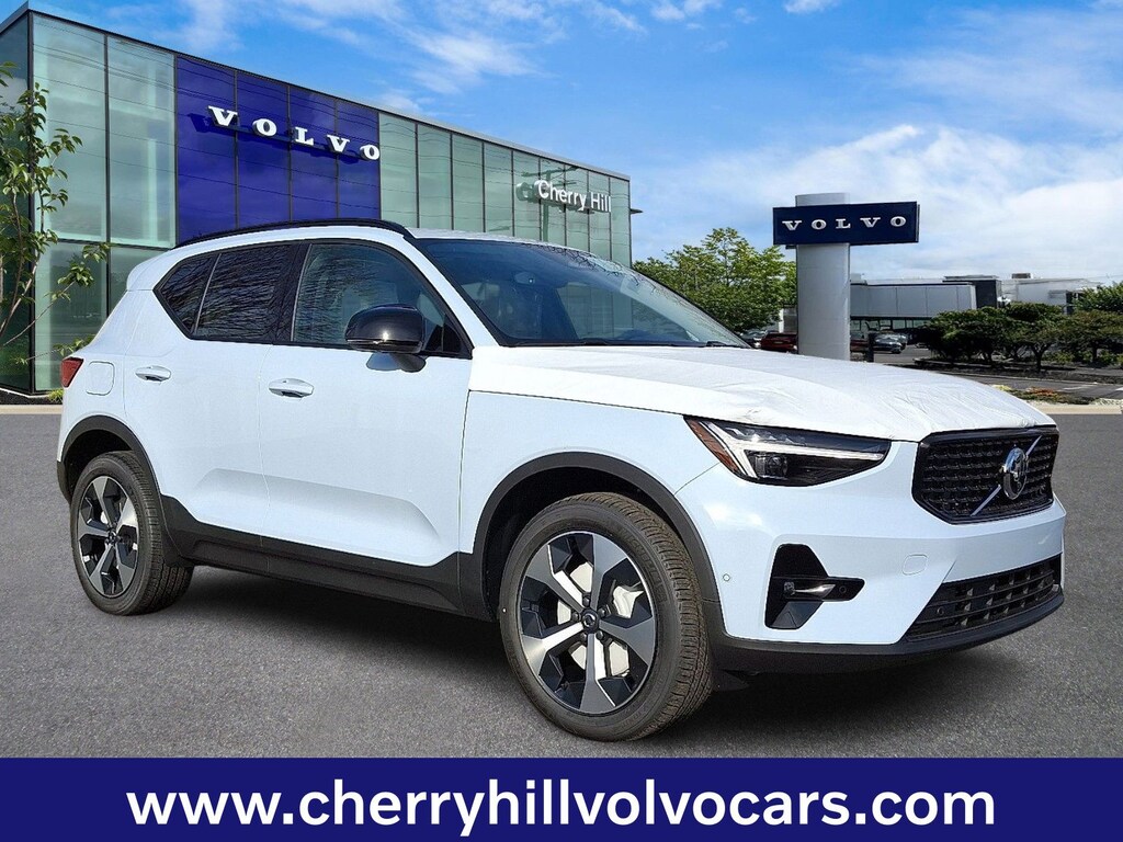 New 2026 Volvo XC40 B5 Plus SUV