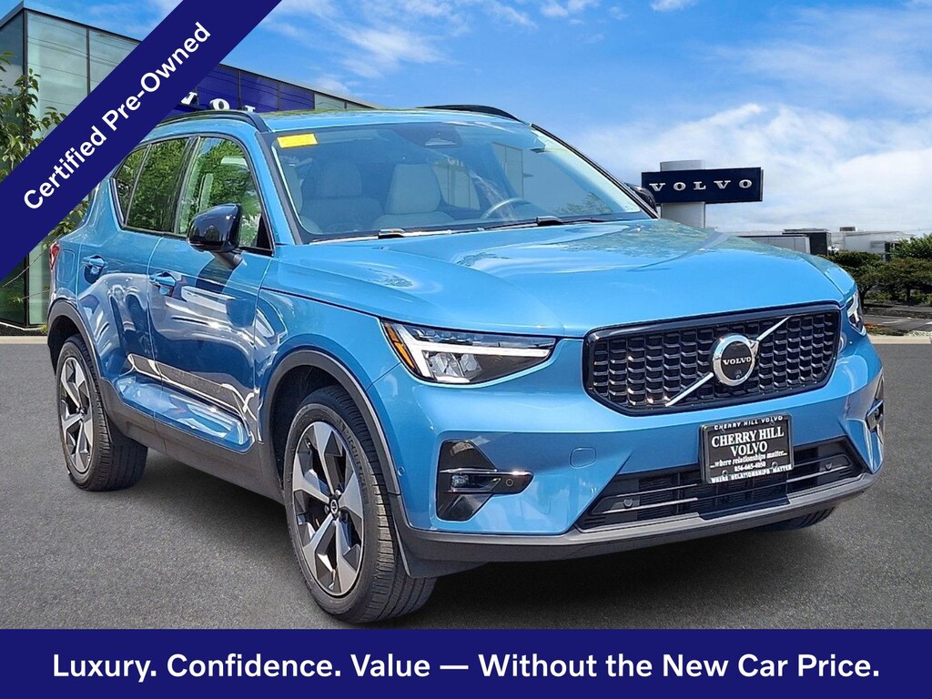 Certified 2024 Volvo XC40 B5 Plus Dark Theme SUV