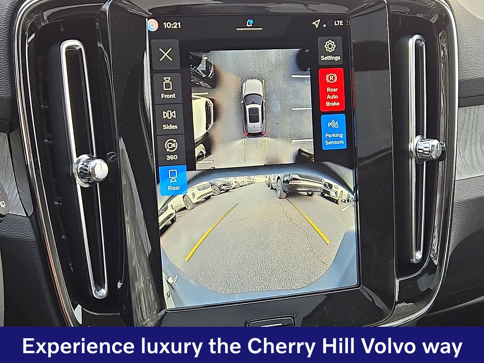 2026 Volvo XC40 Plus - Photo 15