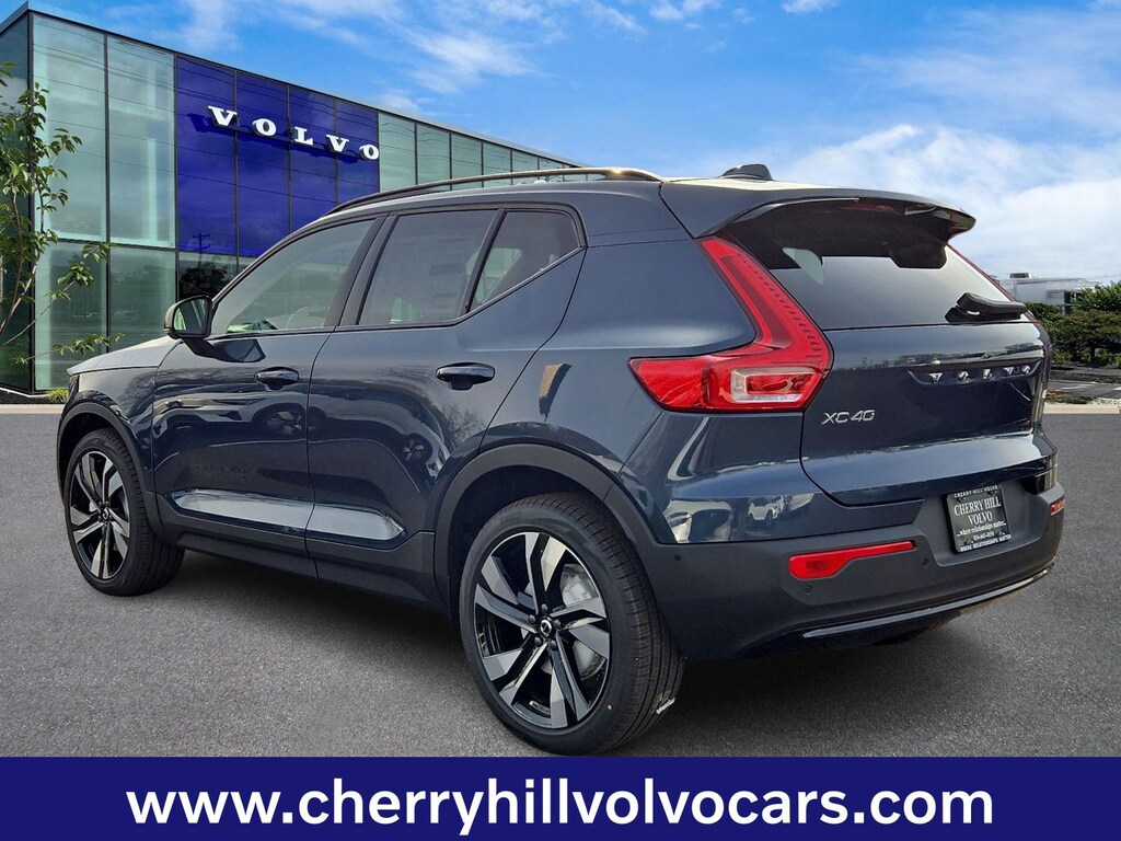 New 2026 Volvo XC40 B5 Plus SUV