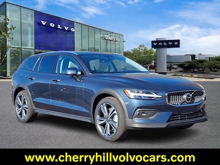 2026 Volvo V60 Cross Country B5 Plus Wagon AWD