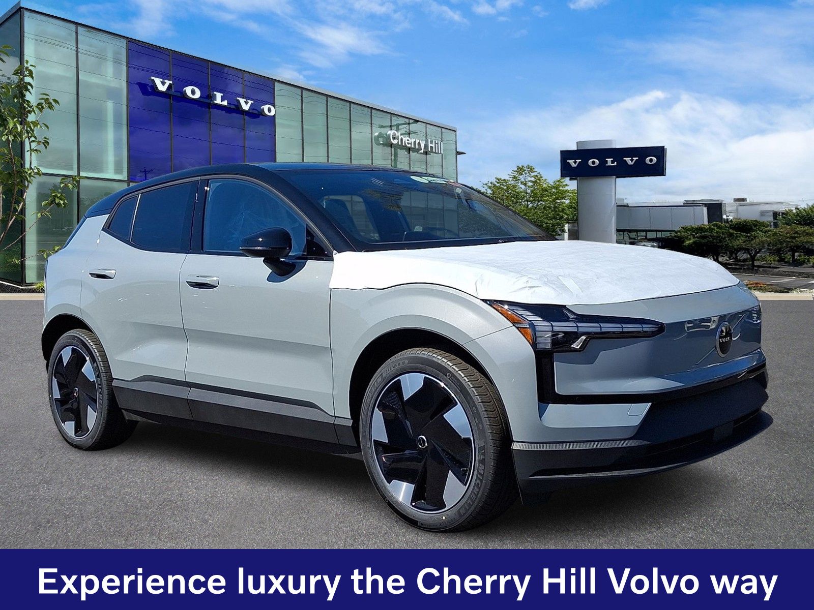 2026 Volvo EX30 Twin Motor Performance Plus's photo