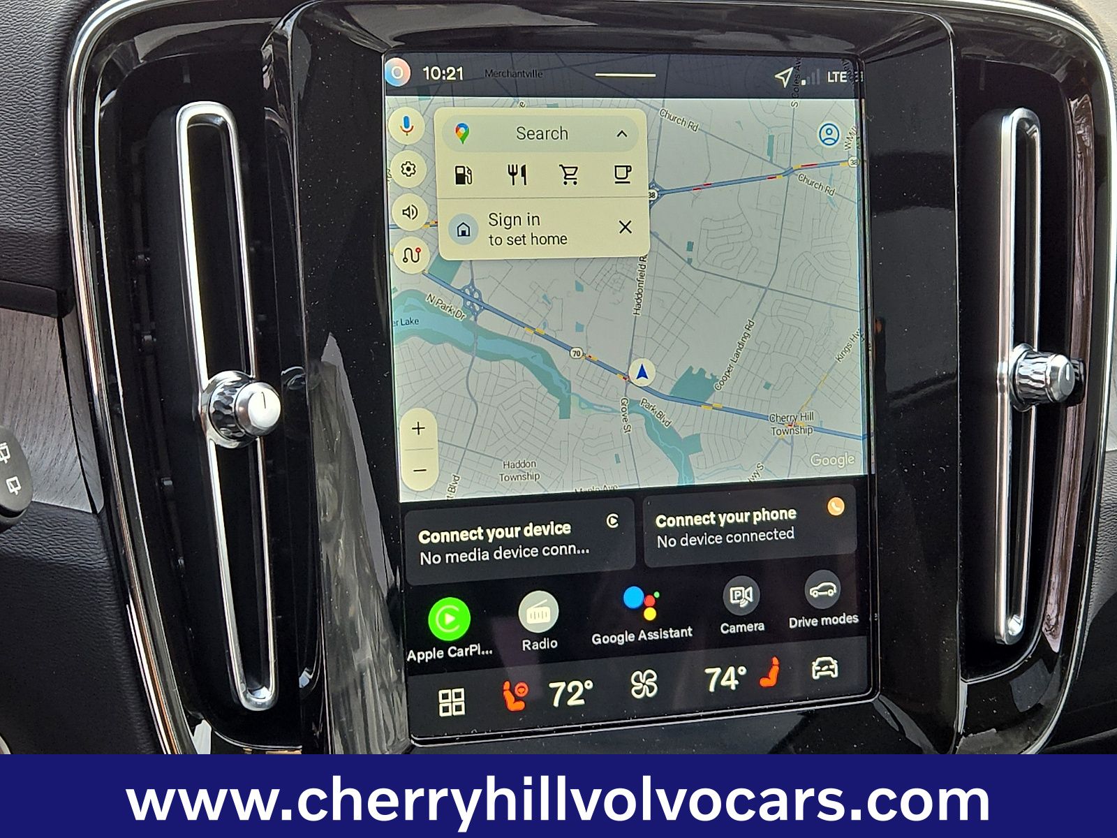 2026 Volvo XC40 Plus - Photo 13