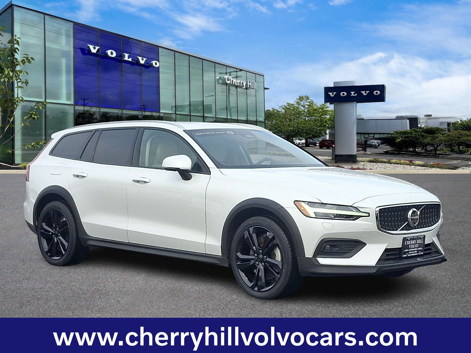 2023 Volvo V60 Cross Country