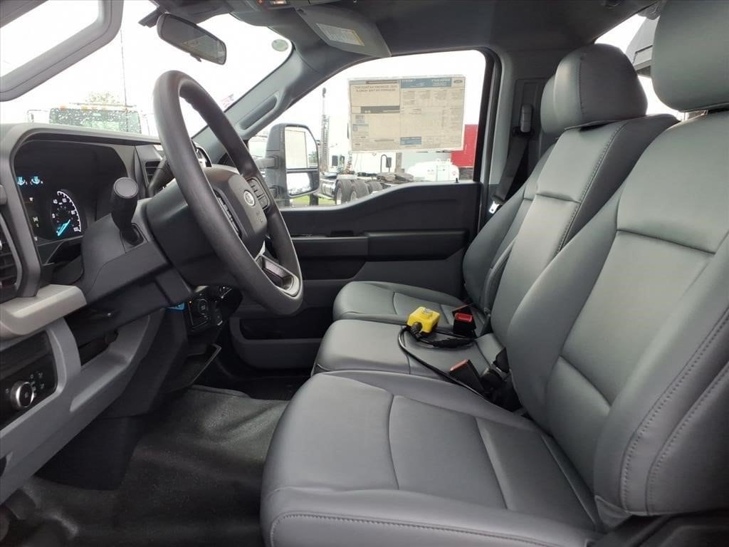 2026 Ford F-450 Super Duty Chassis Cab XL - Photo 12