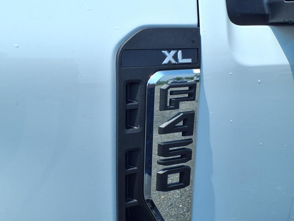 2025 Ford F-450 Super Duty Chassis Cab XL - Photo 10