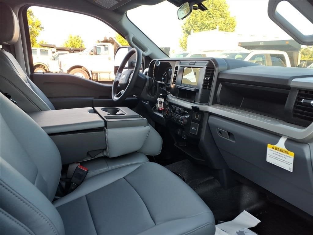 2026 Ford F-450 Super Duty Chassis Cab XL - Photo 14