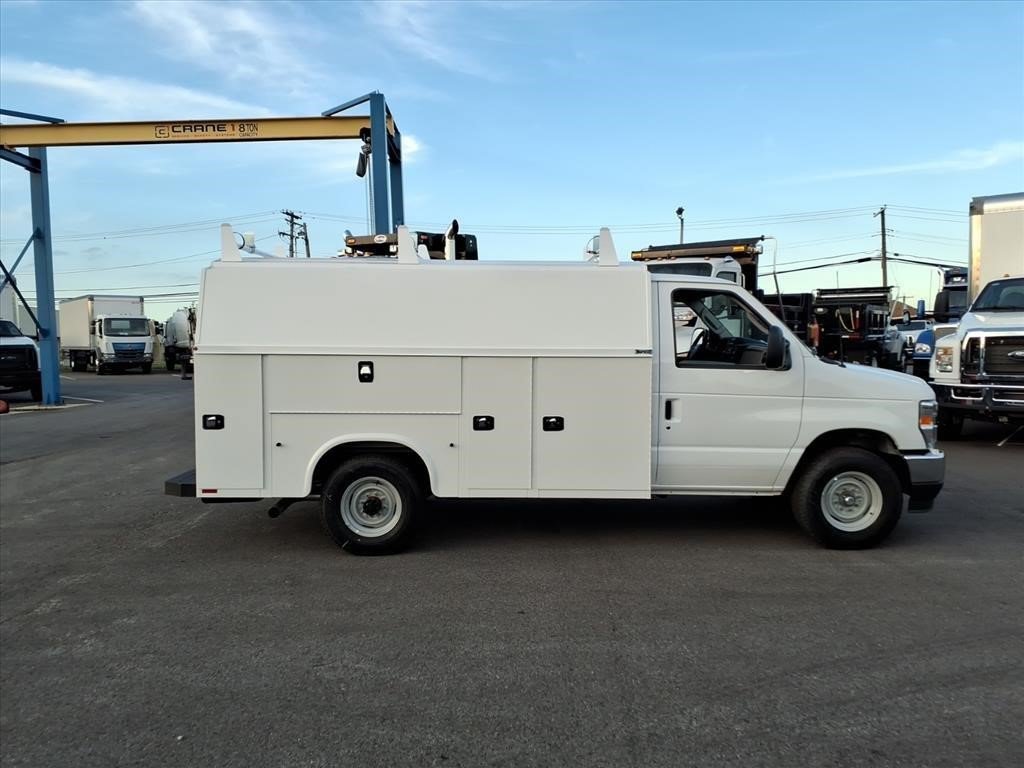 New 2027 Ford E-350 Cutaway Base Truck