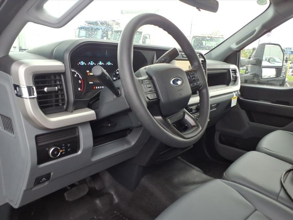 2026 Ford F-450 Super Duty Chassis Cab XL - Photo 14