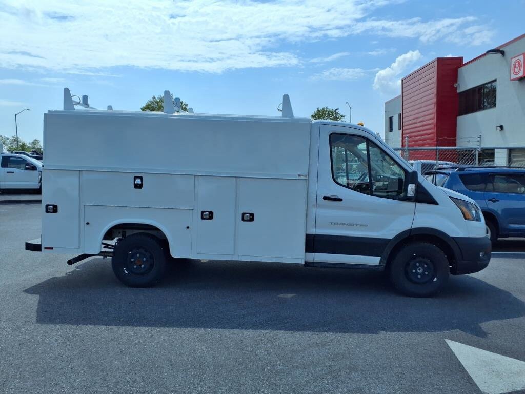 2025 Ford Transit photo 2