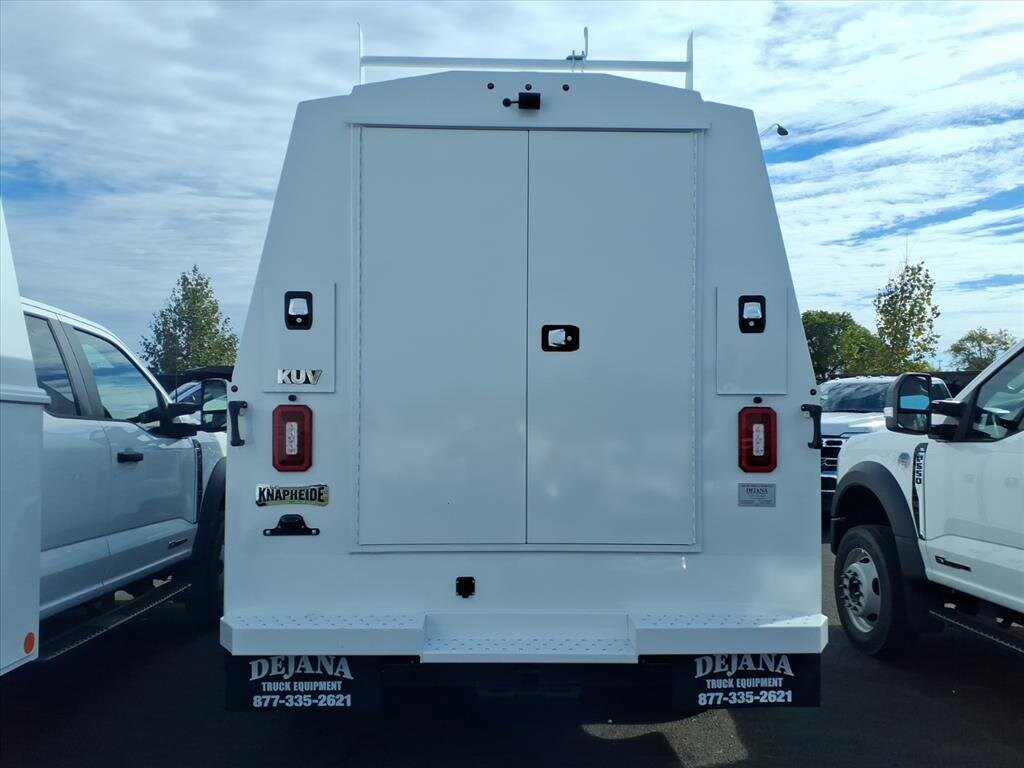 2025 Ford F-550 photo 3