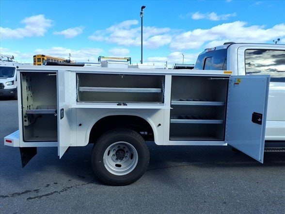2026 Ford F-350 Super Duty Chassis Cab XL - Photo 6
