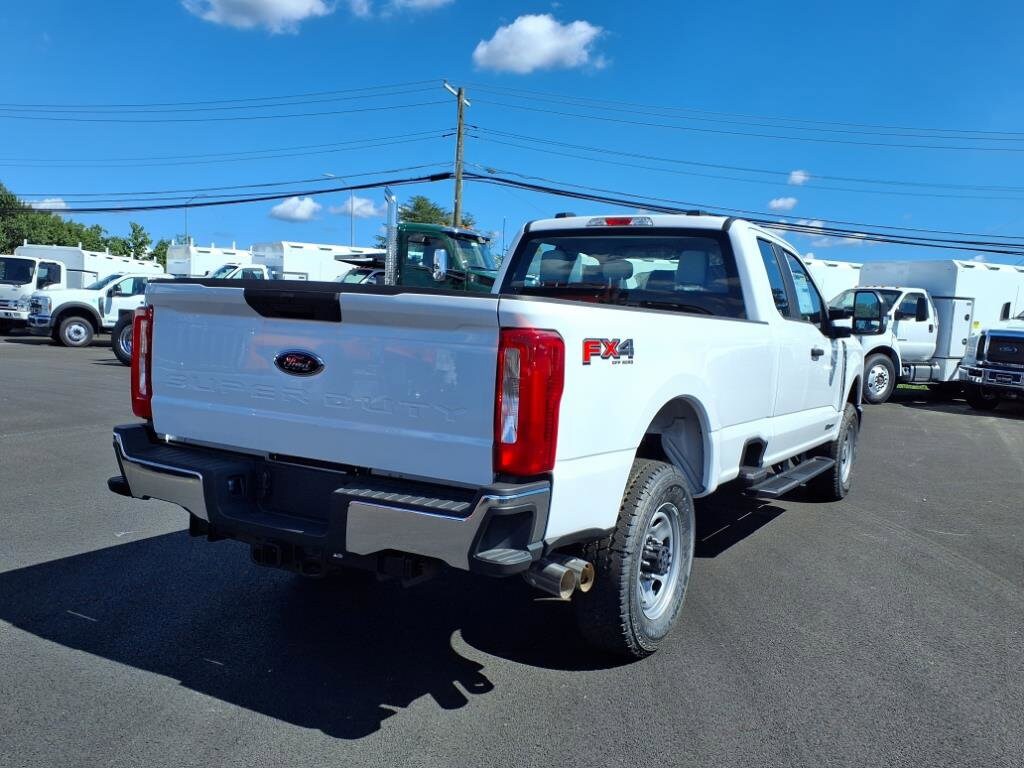 2025 Ford F-350 XL photo 3
