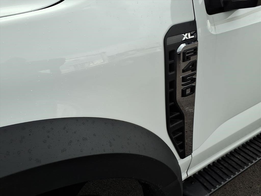 2026 Ford F-450 Super Duty Chassis Cab XL - Photo 16