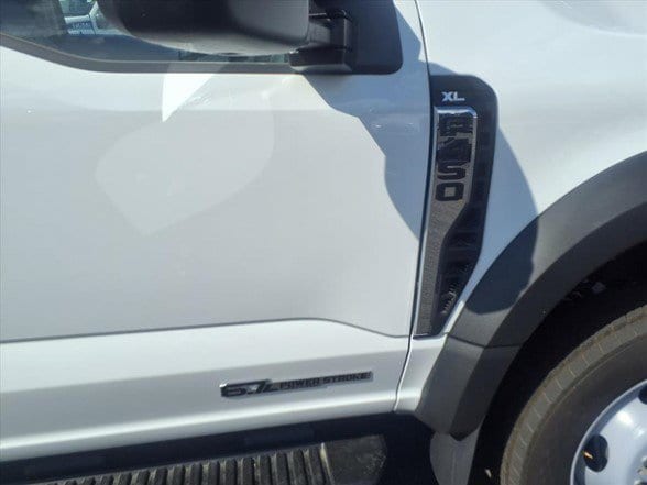 2026 Ford F-450 Super Duty Chassis Cab XL - Photo 9