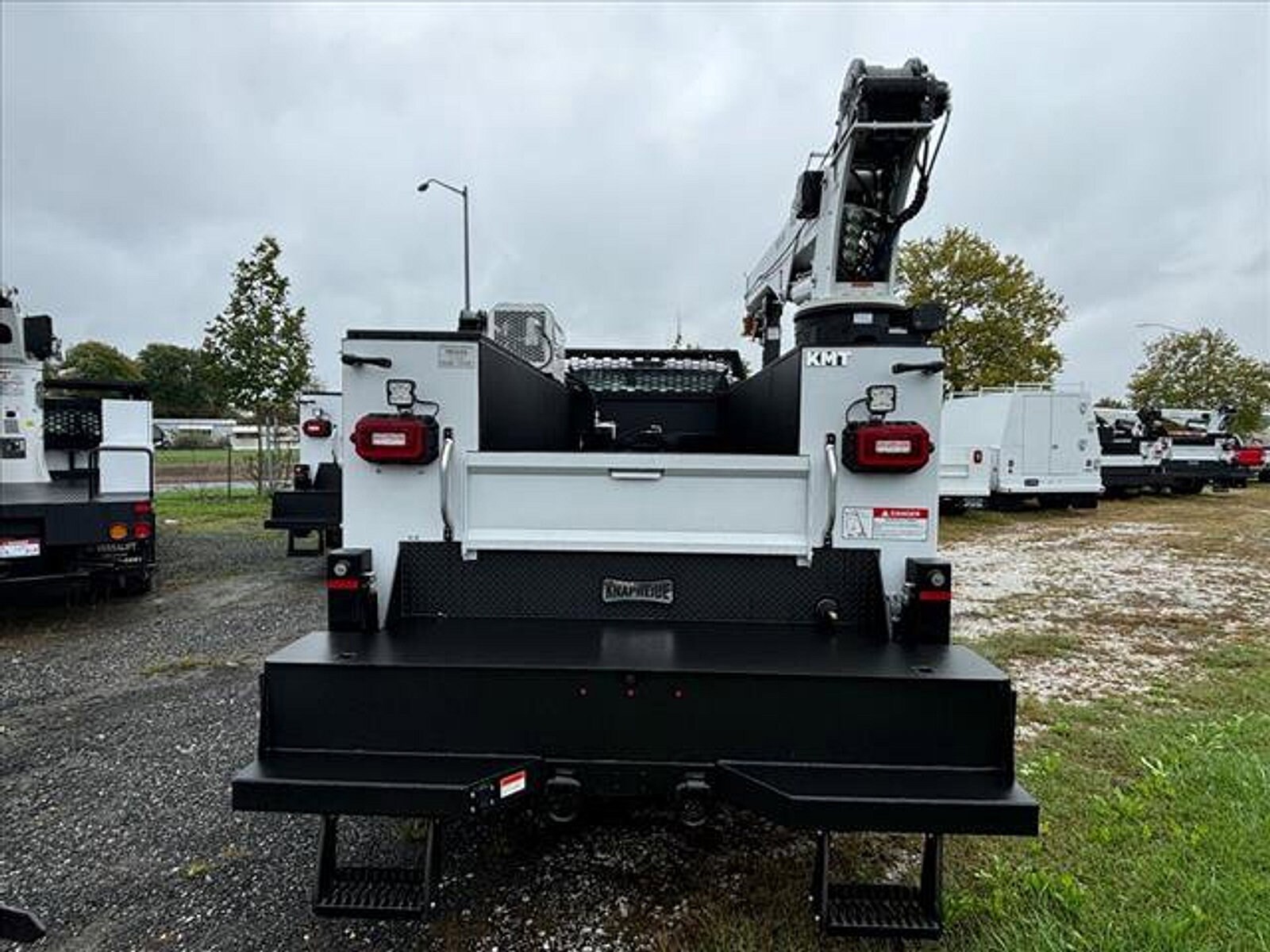 2025 Ford F-750 Base photo 4