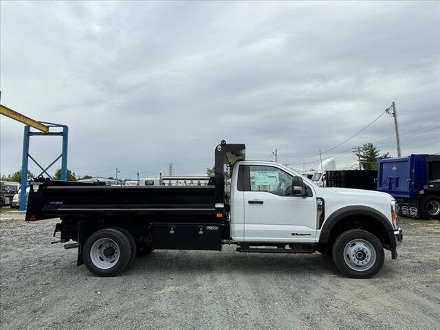 2024 Ford F-550 photo 2