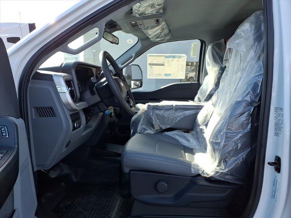 2026 Ford F-350 Super Duty Chassis Cab XL - Photo 16
