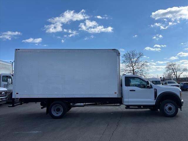 2024 Ford F-550 photo 2