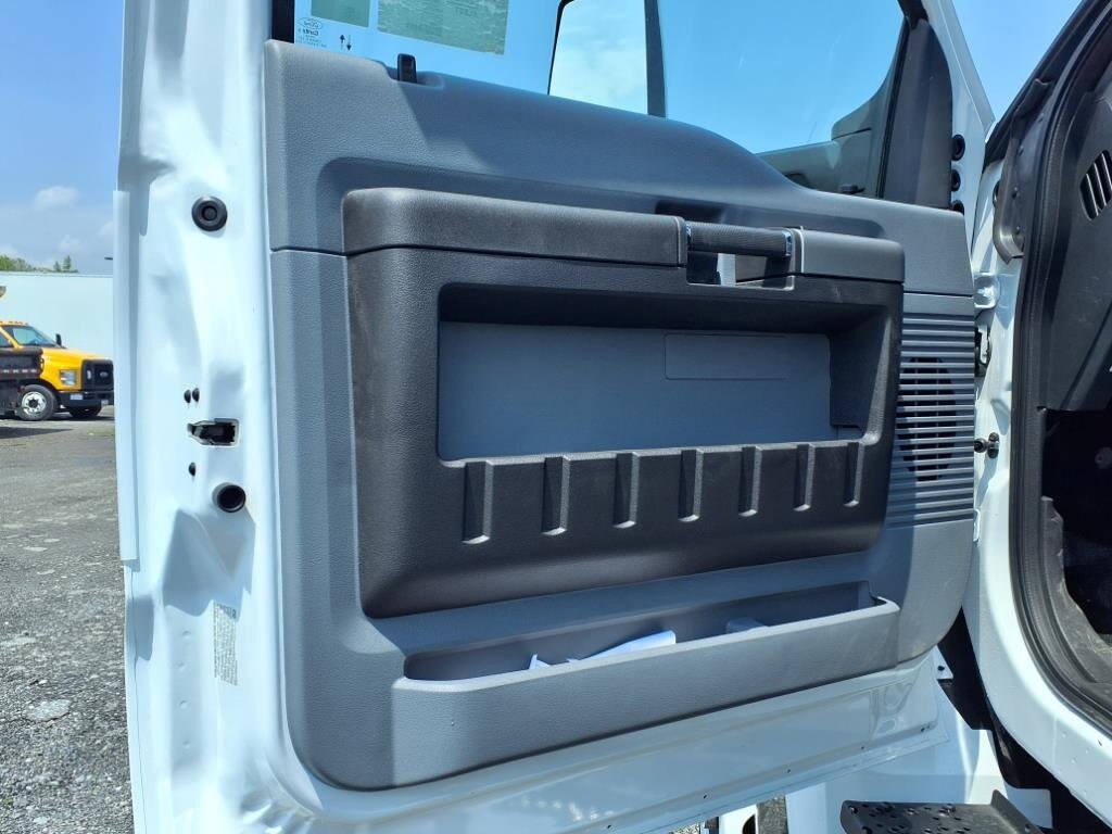 2026 Ford F-750 Base Regular Cab photo 2