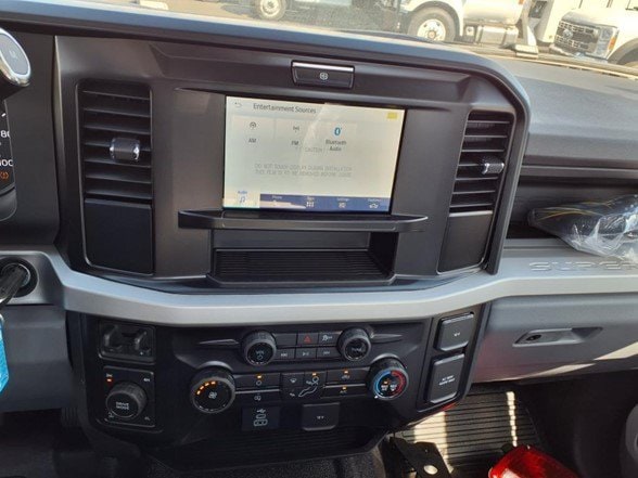 2025 Ford F-350 Super Duty Chassis Cab XLT - Photo 19