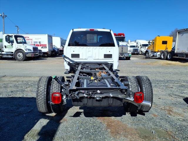2025 Ford F-550 photo 4