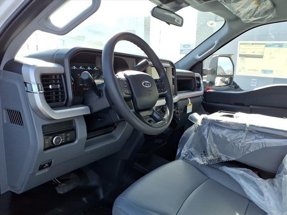 2026 Ford F-350 Super Duty Chassis Cab XL - Photo 15