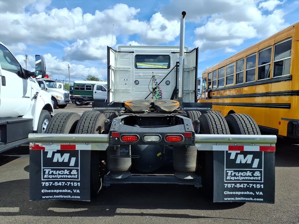 2025 Volvo Truck VNL photo 3