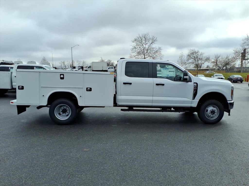 New 2026 Ford F-350 Chassis Truck Crew Cab