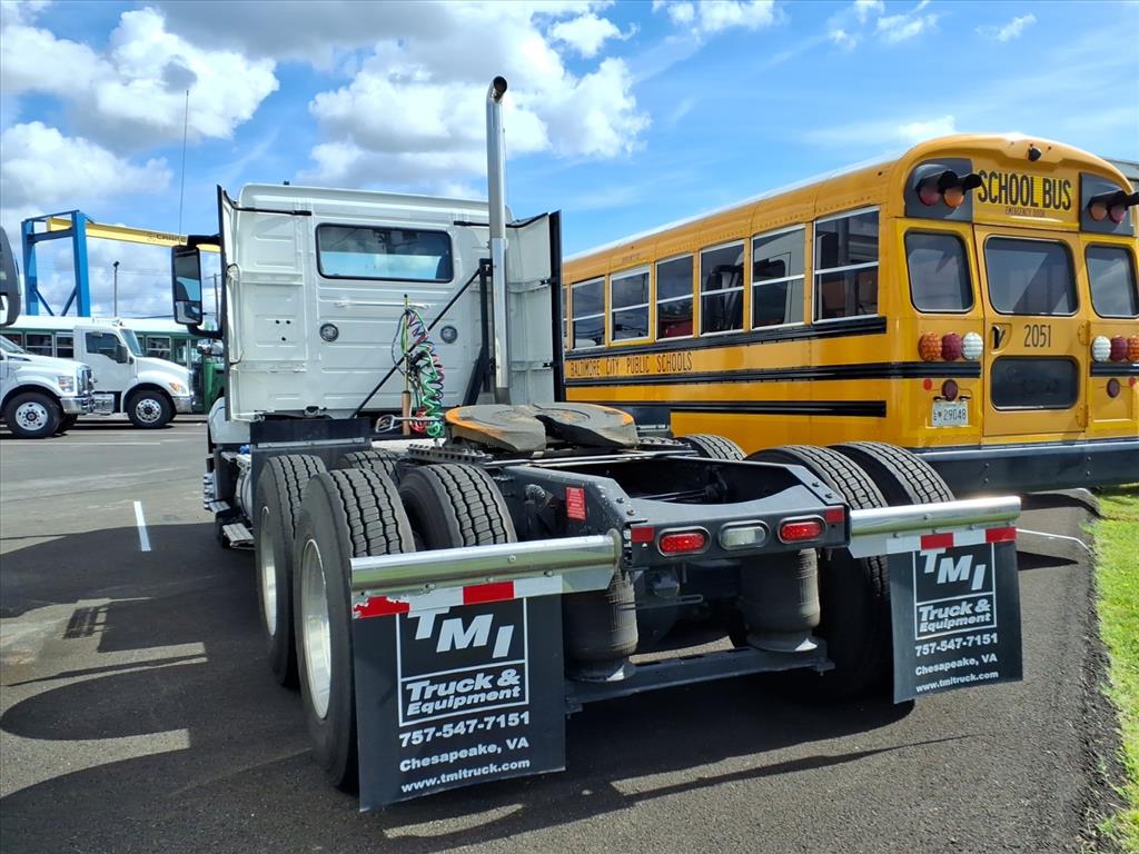 2025 Volvo Truck VNL photo 4