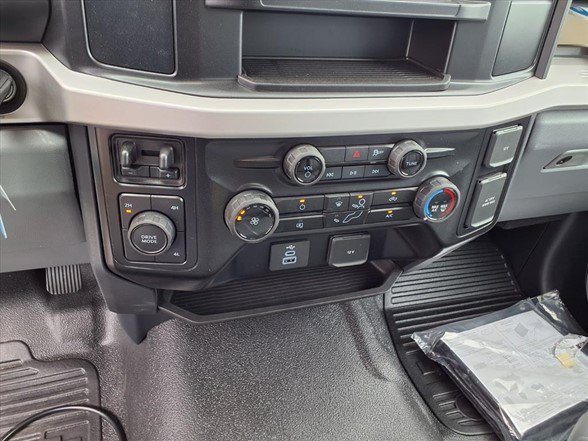 2026 Ford F-600 Super Duty Chassis Cab XL - Photo 16
