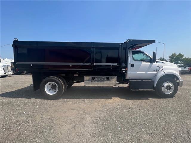 2024 Ford F-650 Base photo 4