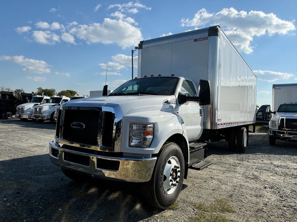 2025 Ford F-650 Base photo 3