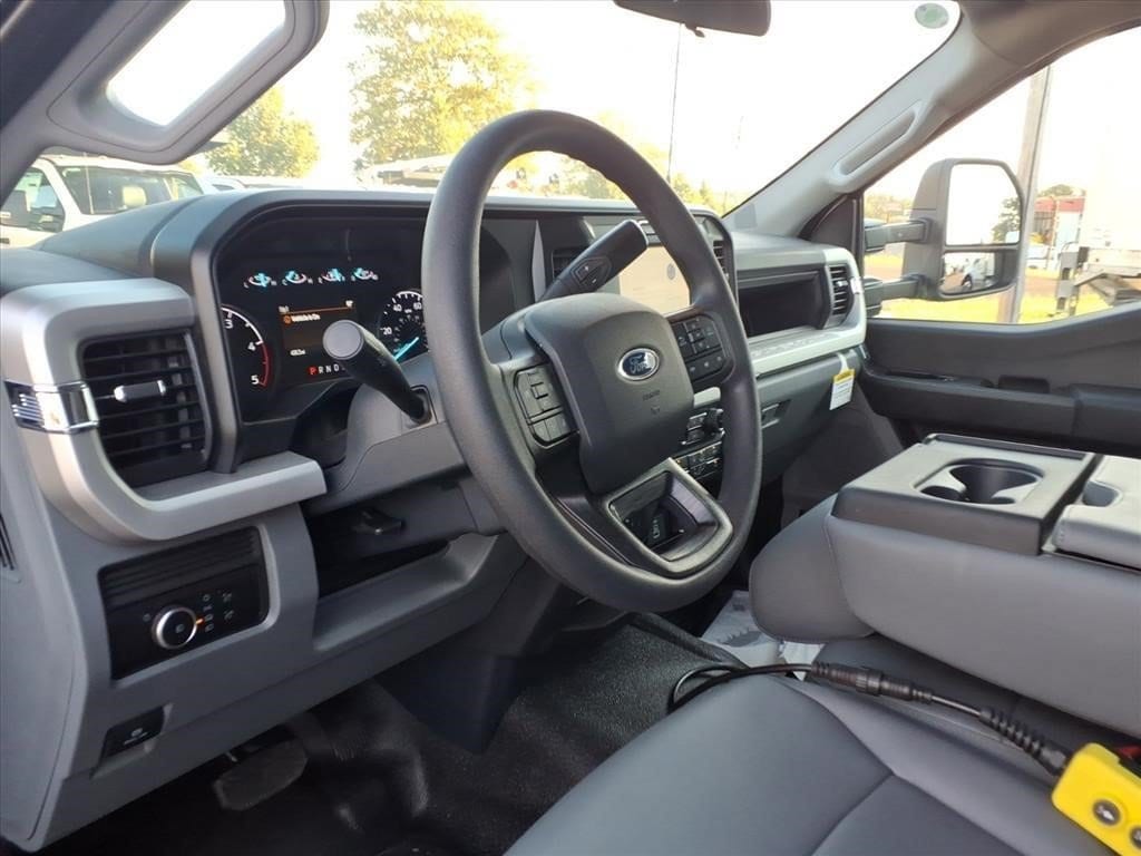 2026 Ford F-450 Super Duty Chassis Cab XL - Photo 11