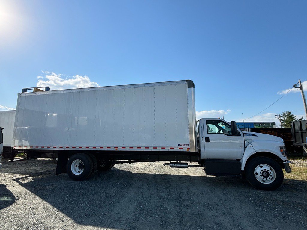 2025 Ford F-650 Base photo 4