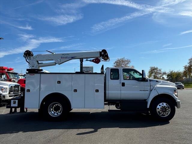 2025 Ford F-750 Base SuperCab photo 2