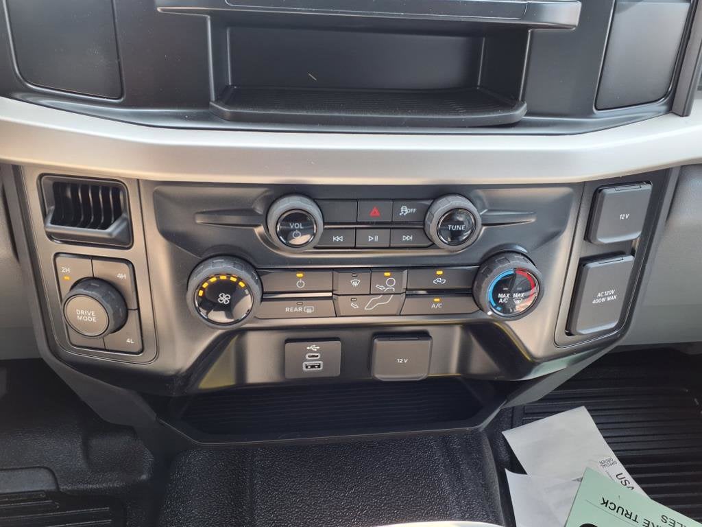 2025 Ford F-450 Super Duty Chassis Cab XL - Photo 19
