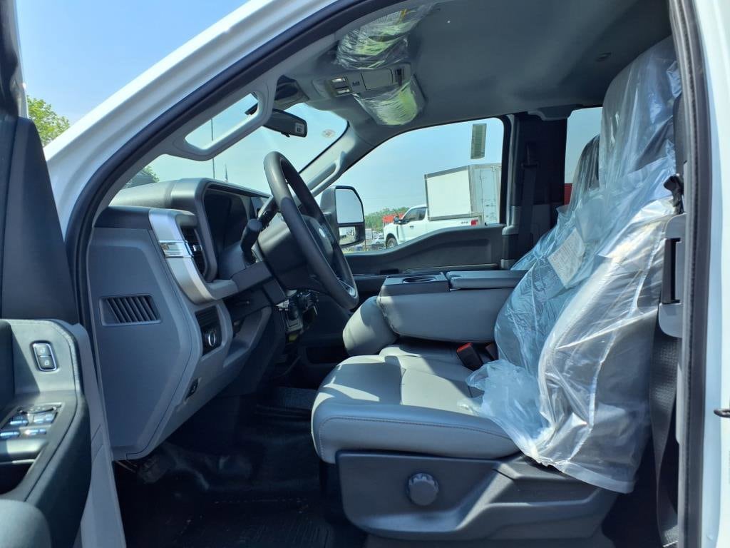 2025 Ford F-450 Super Duty Chassis Cab XL - Photo 14