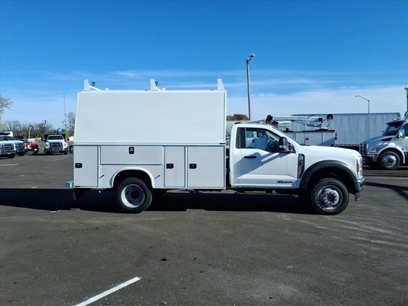 2025 Ford F-550 Super Duty Chassis Cab XL - Photo 3