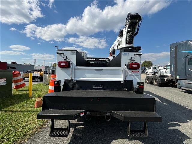 2025 Ford F-750 Base photo 4
