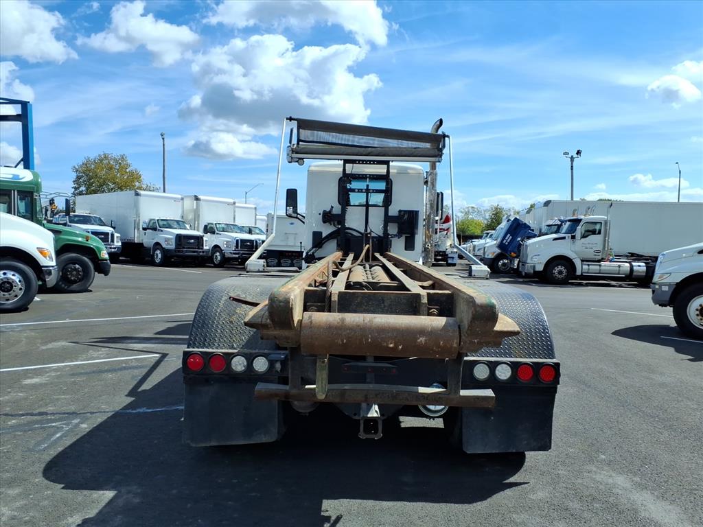 2019 Peterbilt 567 photo 3