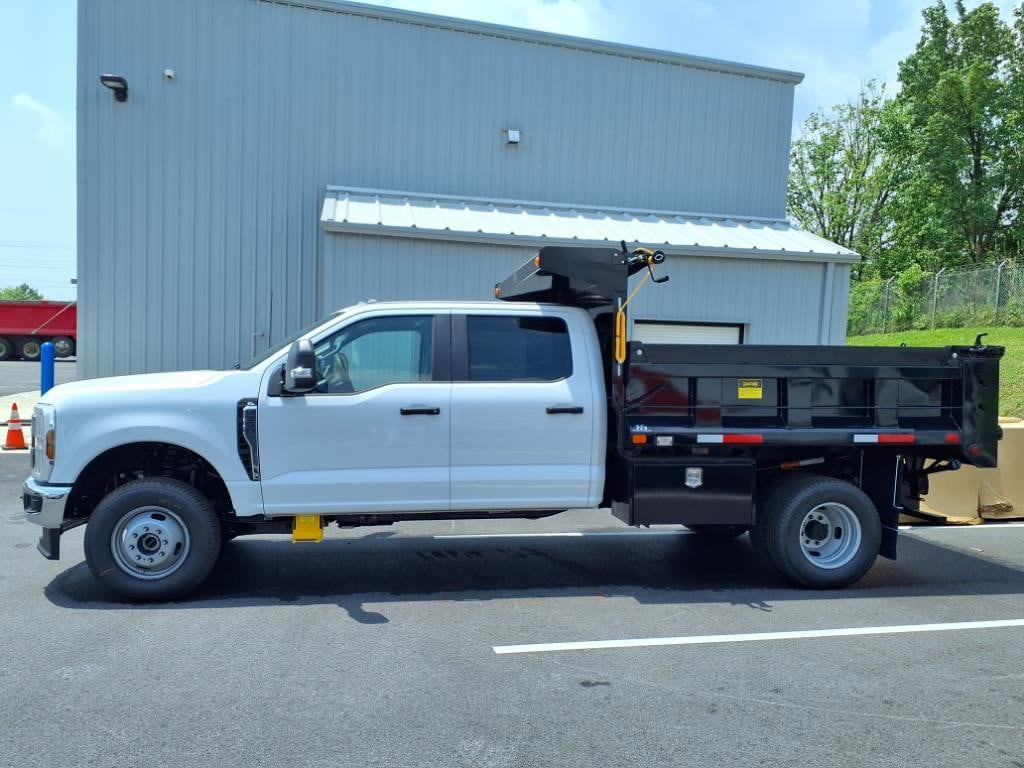 2025 Ford F-350 Super Duty Chassis Cab XL - Photo 6